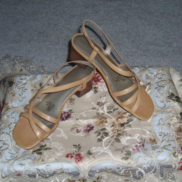 Carmel Leather Naturalizer Sandals - Size 8 1/2 Wide - Picture 2 of 6